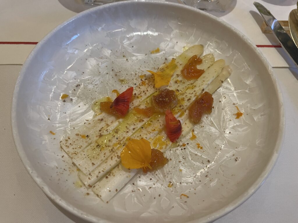 Asperges, kaki confit, poutargue (2023 - Mâcon - Bray - Legrand Bray - Domaine Duverne)