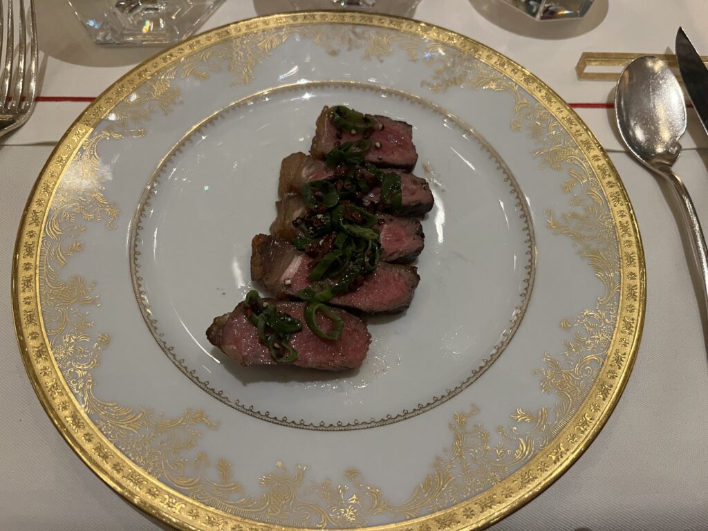 Bœuf, grué de cacao, pommes de terre (2020 - Terrasses-Du-Larzac – Clasmani Domaine Cassagne & Vitailles)