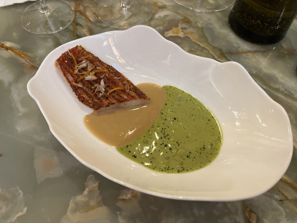 Rouget « cuit de peur » fenouil, fleur d’oranger (2017 – Cahors « Au Cerisier » Château Combel La Serre)